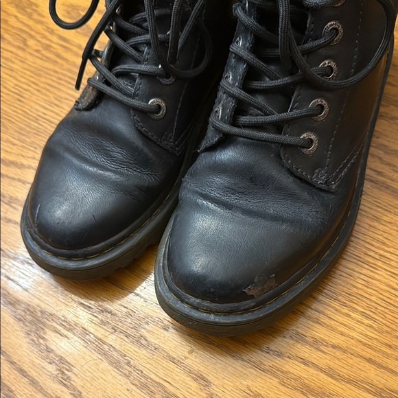 Dr. Martens Black Leather Men's Boots - Picture 4 of 7